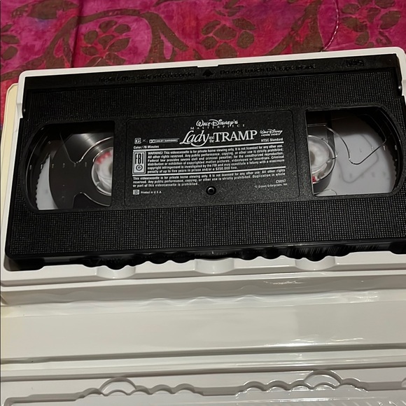 Disney Lady and the Tramp VHS with Purple and Red Cover - Picture 3 of 3